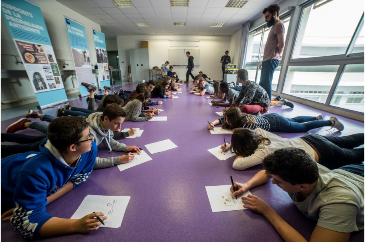 Atelier hors les murs, L'histoire s'affiche