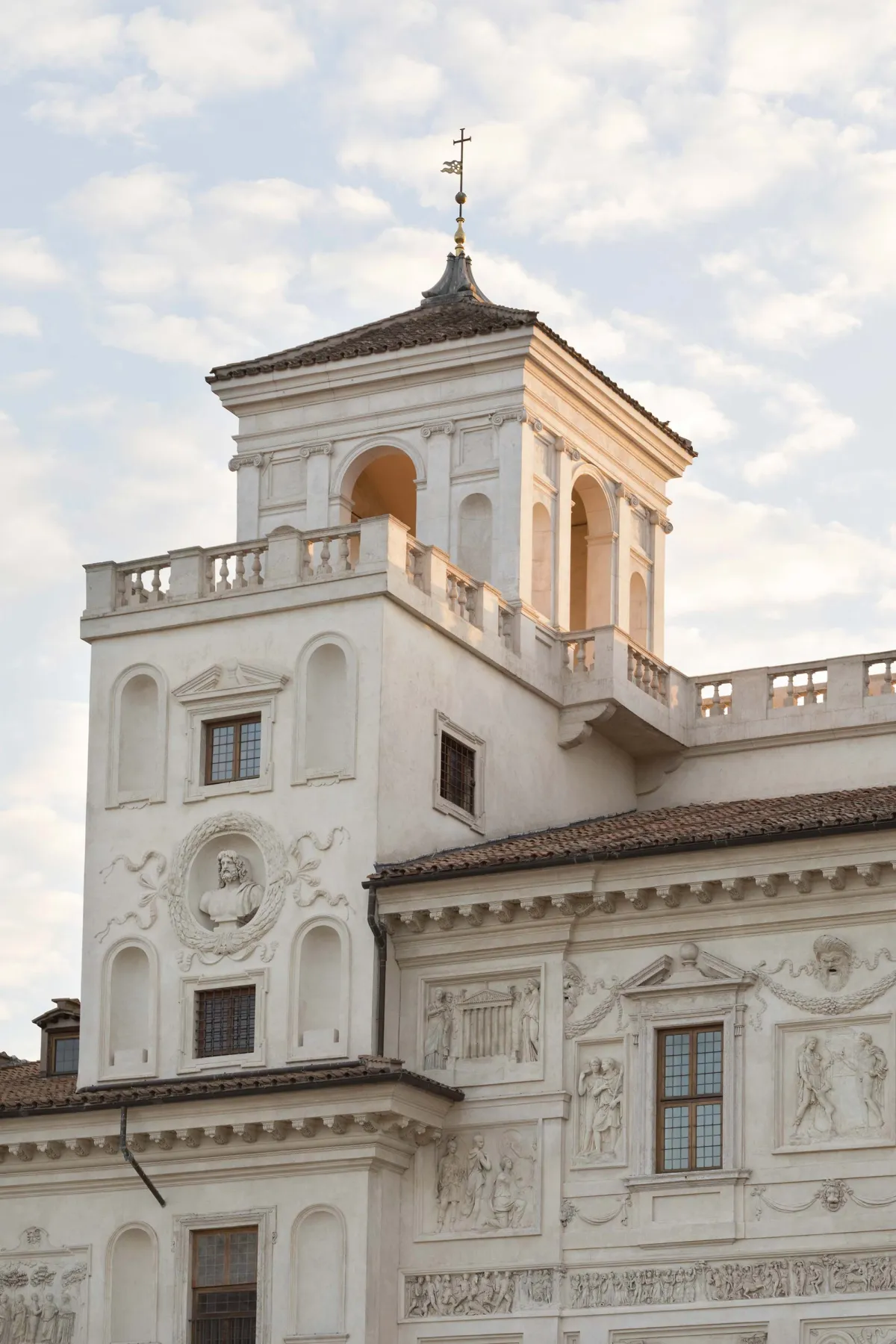 Vue extérieure de la Villa Médicis.