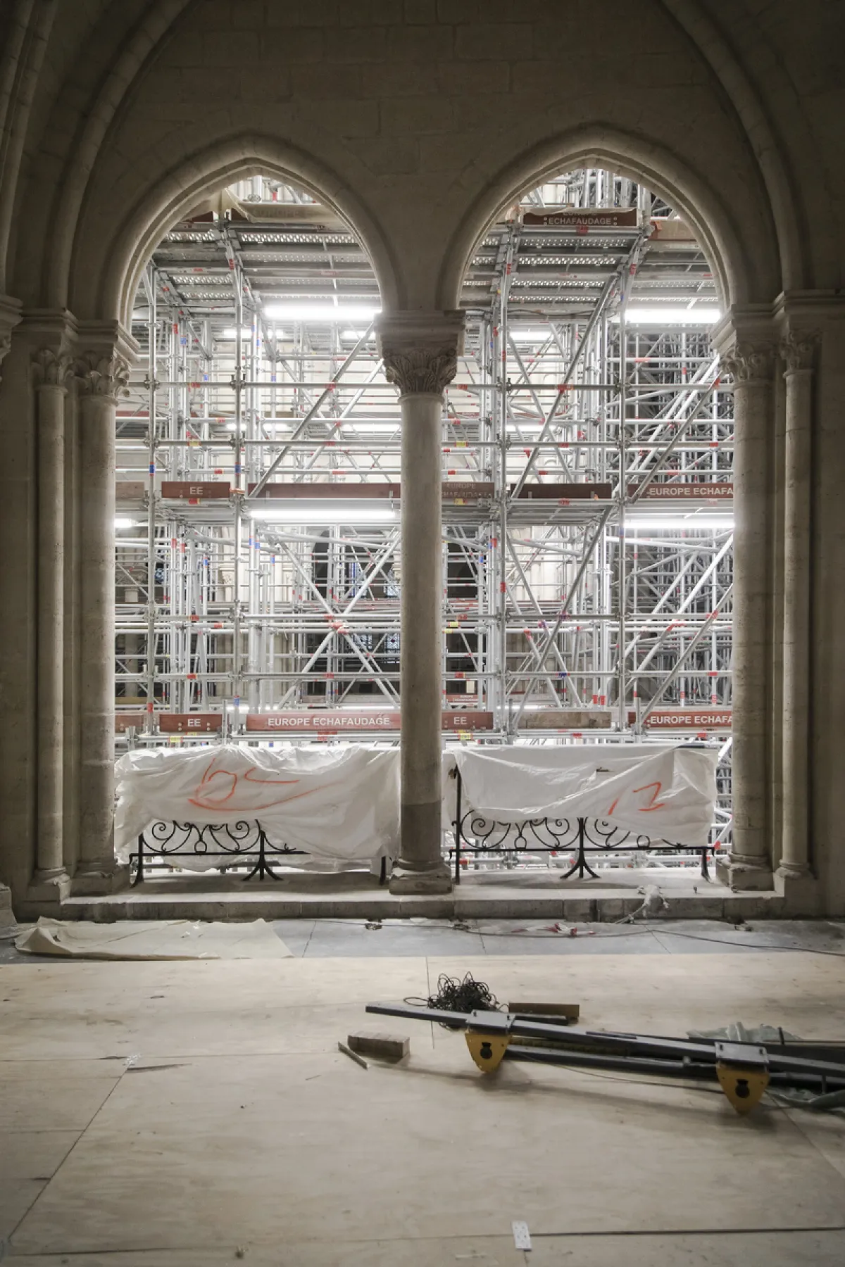 Vue générale sur des garde-corps restaurés